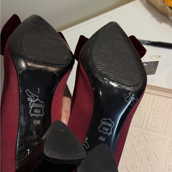 Tory Burch Burgundy Velvet Pointed-Toe Bow Heels - Picture 5 of 8